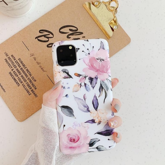 GoByte Accessories - NEW iPhone 11/Pro/Max Cute Flower Case